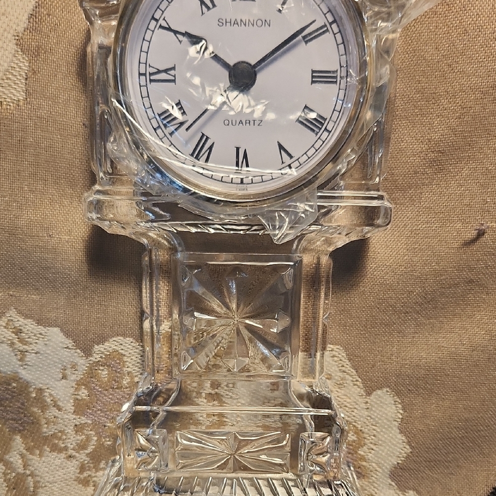 SHANNON  Elegant  Lead Crystal Clock Design From Ireland Mint Condition!